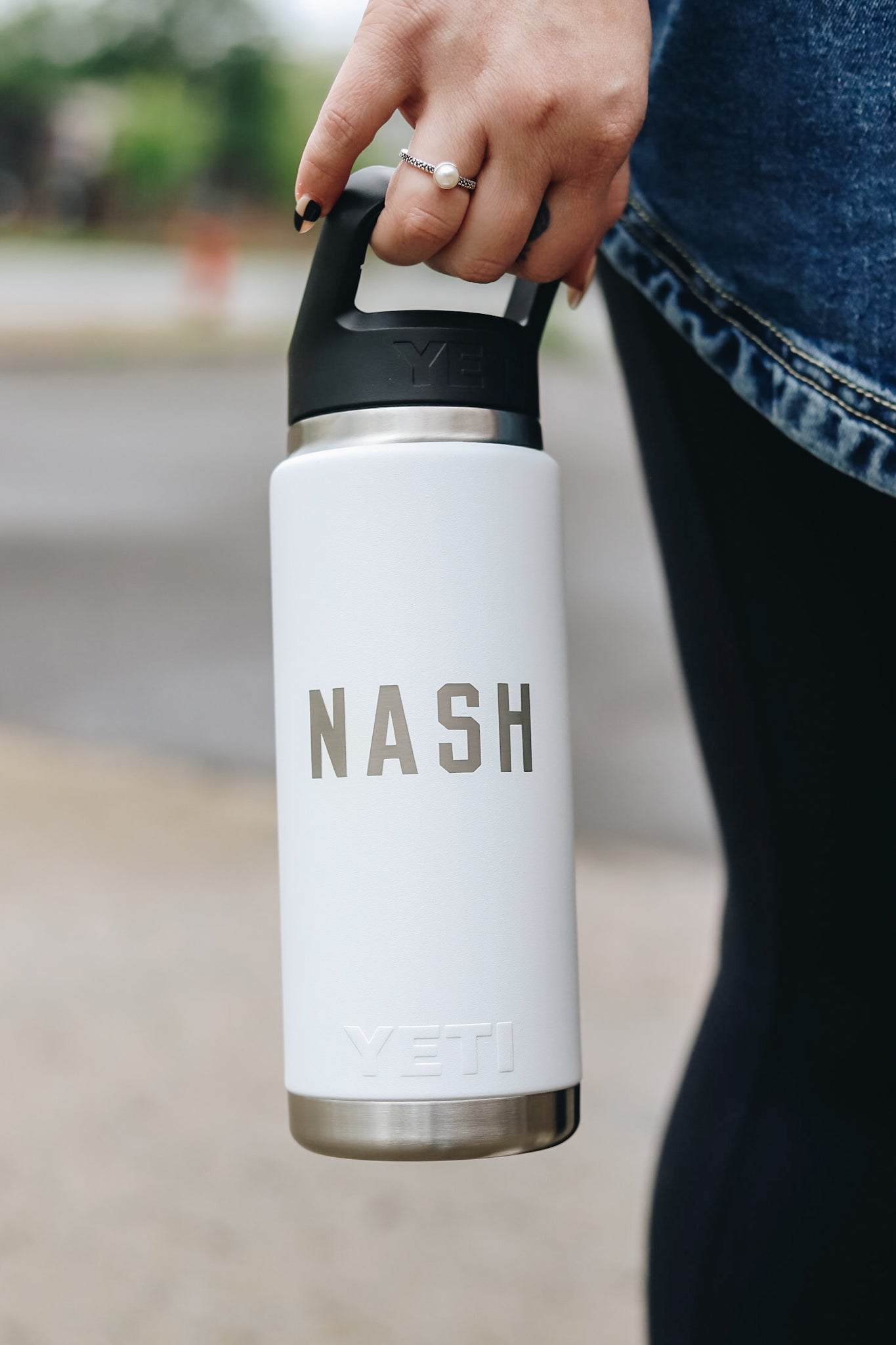 Yeti Water Bottle 26oz [White]