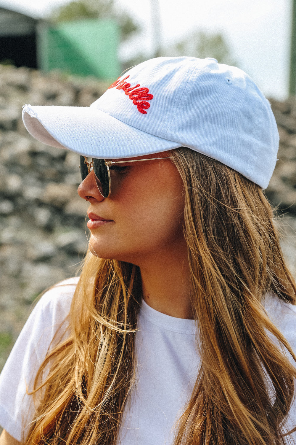Nashville Distressed Ball Cap [Off-White/Red]