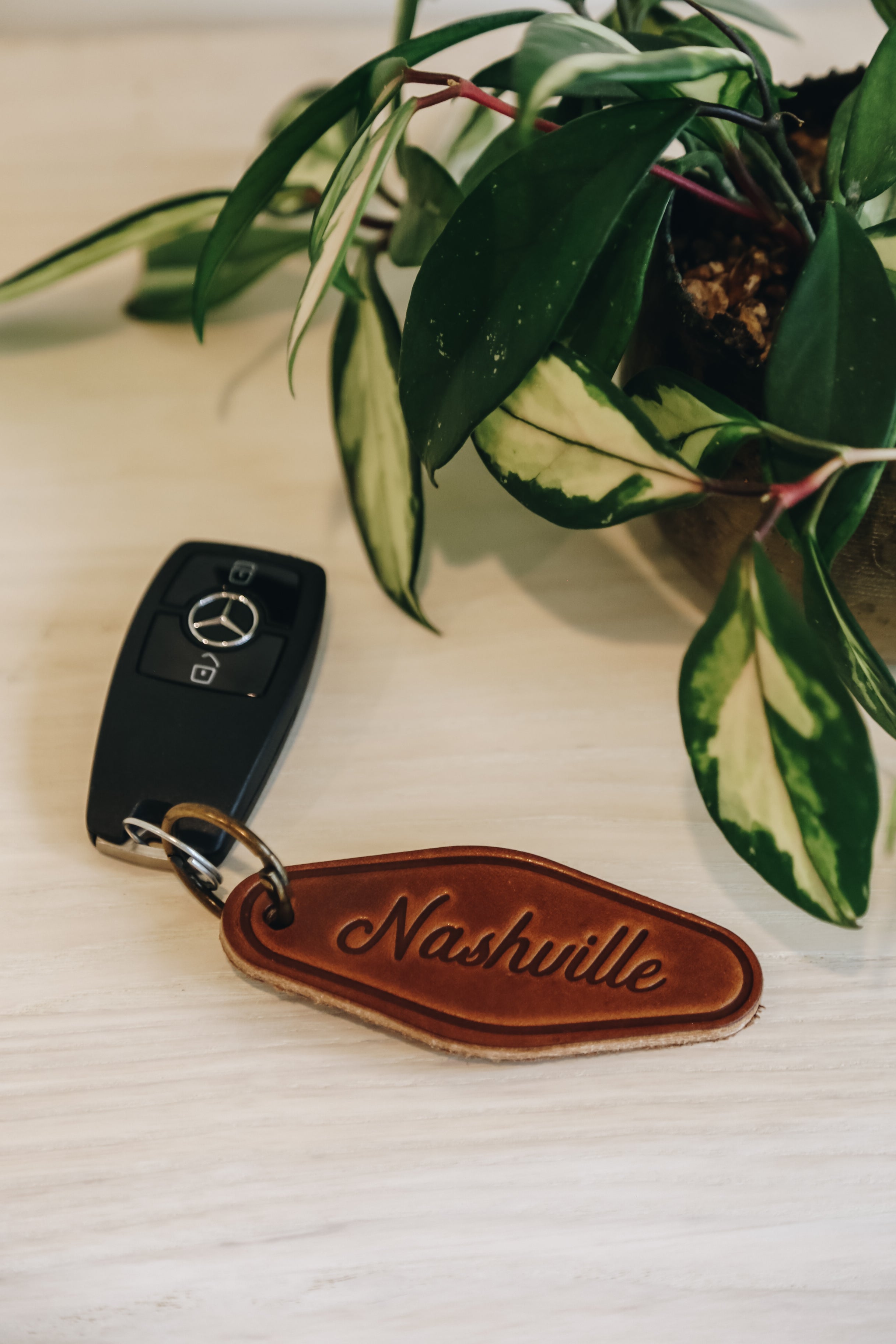 Nashville debossed motel leather keychai
